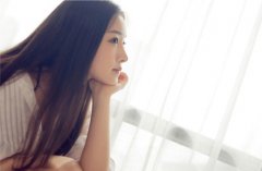 別人不在乎，我何必那么執(zhí)著