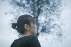 別說(shuō)我很現(xiàn)實(shí)，曾經(jīng)我比你還天真