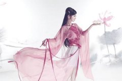 望穿秋水，只為尋你回眸一笑的唯美句子