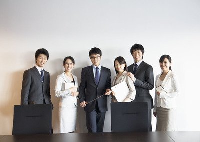 團(tuán)隊(duì)精神的口號(hào)八個(gè)字