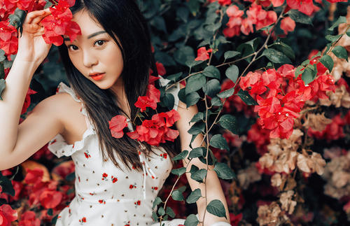 未來(lái)會(huì)快樂(lè)的開心句子