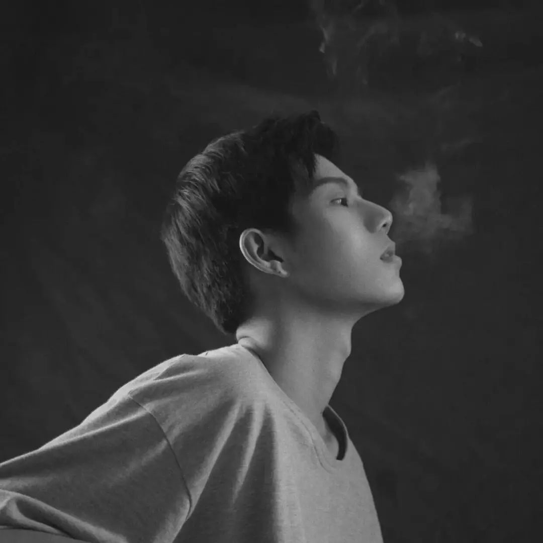 霸氣男生孤獨(dú)個(gè)性簽名