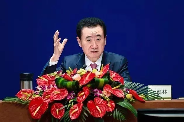 2022年公司年會(huì)簡(jiǎn)短個(gè)人發(fā)言
